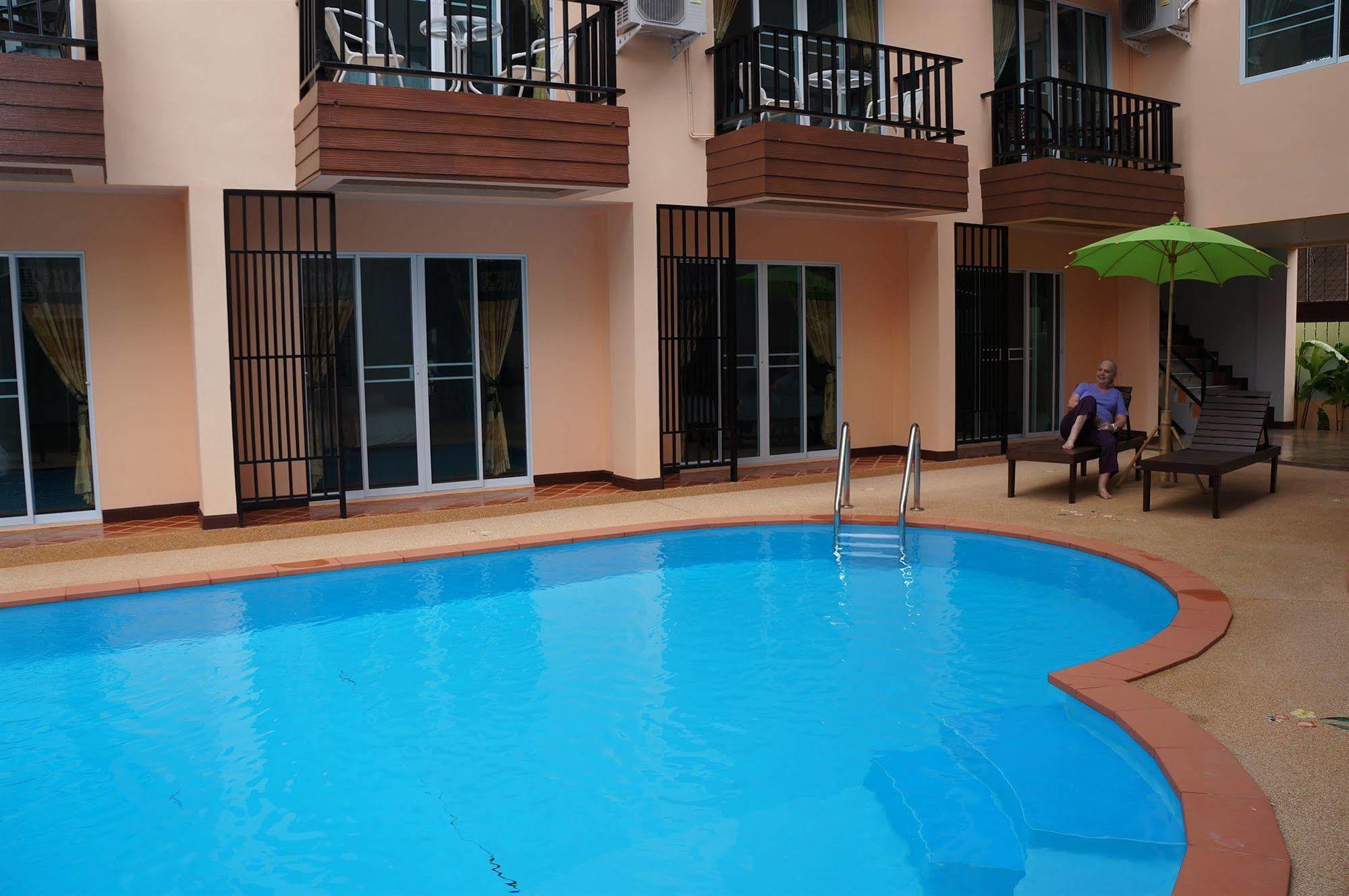 Manee Cool Mueang Hotell Chiang Mai Eksteriør bilde